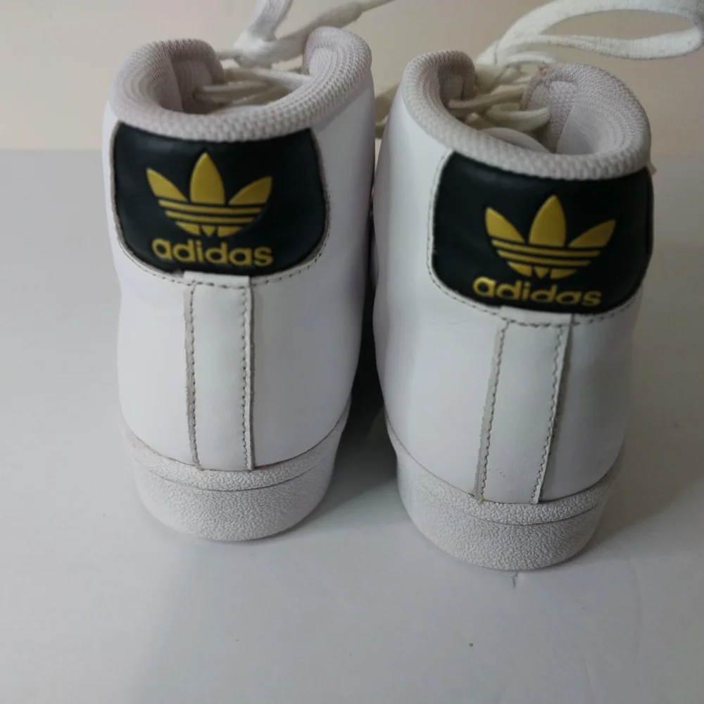 ADIDAS Pro Model Men's Size 5.5 White and Black High-Top Sneakers